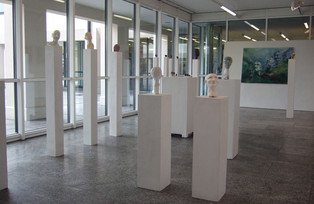 Ausstellung Kopf Gesicht Haupt